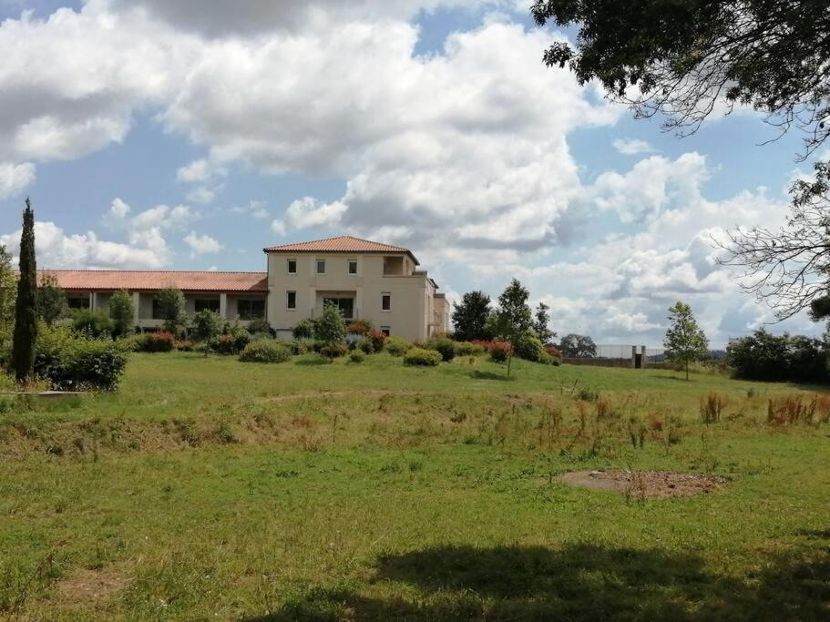 Le Soleil D Eugenie Appartement Dans Residence Avec Piscine Commune Pres De Carcassonne Olonzac المظهر الخارجي الصورة